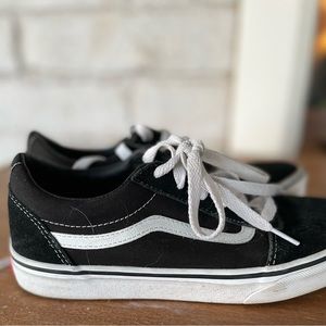 Vans size 7 youth. Worn maybe 4 times in VGUC.
